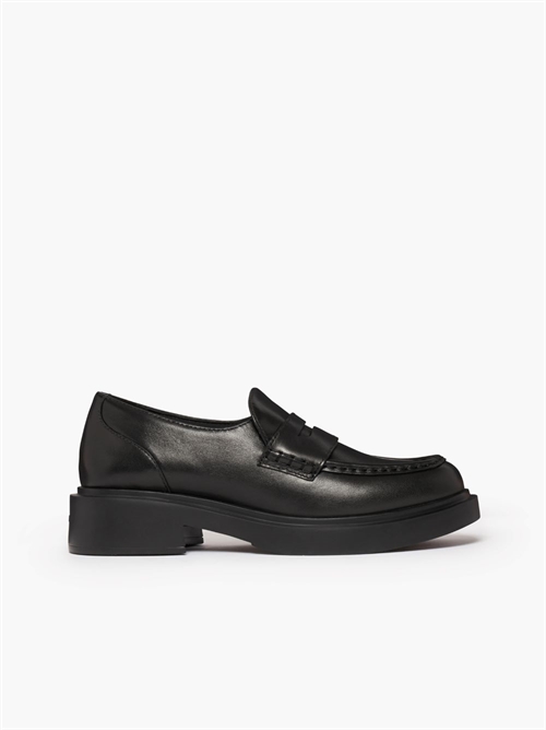 G.H. BASS & CO. ALBANY PENNY LEATHER LOAFERS BLACK