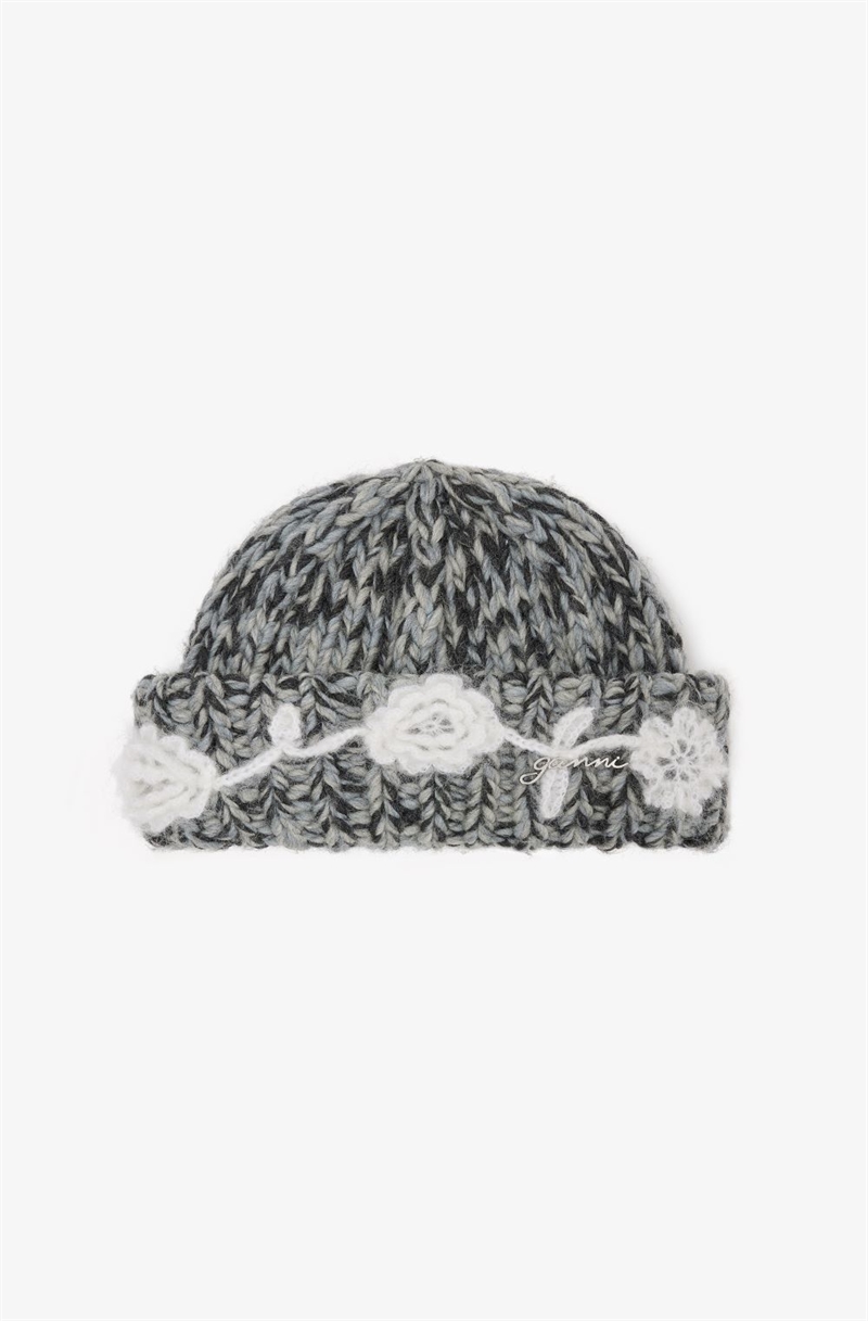 GANNI A7308 GRAPHIC WOOL BEANIE FLOWER PHANTOM