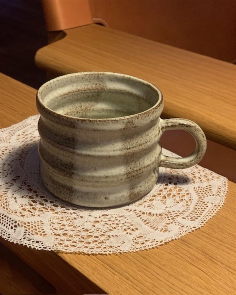 ORLE STUDIO RILLE KOP MED HANK STOR GRÅ MAT