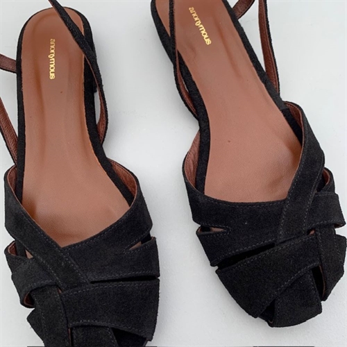 ANONYMOUS BANIE 20 CALF SUEDE BLACK