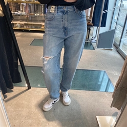 LEVIS HIGH LOOSE TAPER JEANS HERE TO STAY BLUE
