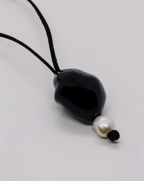 AYLLON GLORIETTA NECKLACE BLACK 