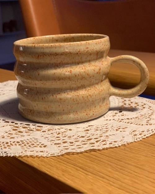 ORLE STUDIO RILLE KOP MED HANK LILLE OKKER BLANK