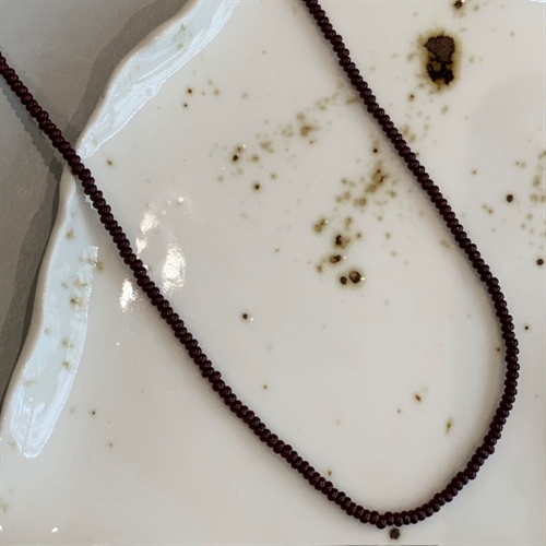 ANNAVII KALA PERLEHALSKÆDE MAROON