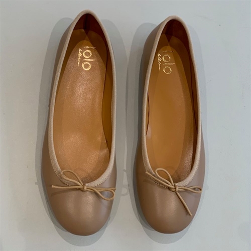 LOLO THE BALLERINA CAPRI NAPPA TORTILLA