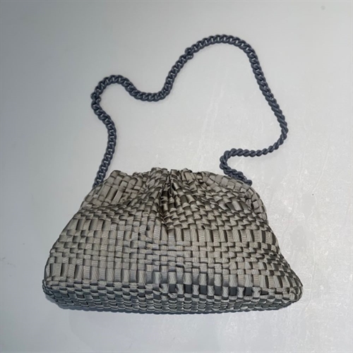 MARIA LA ROSA GAME TASKE ELEFANTE