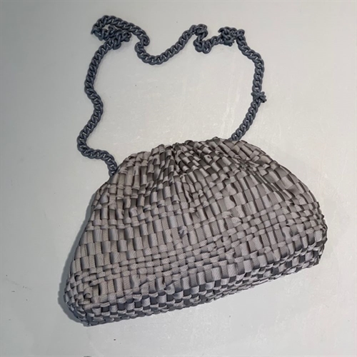 MARIA LA ROSA GAME TASKE ELEFANT