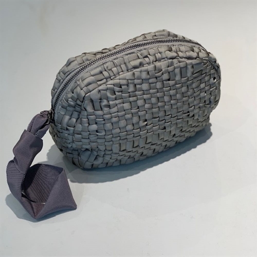 MARIA LA ROSA ISA TASKE ELEFANTE