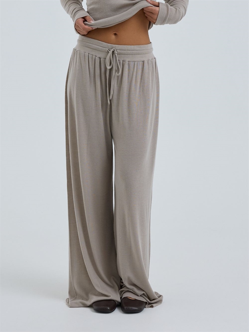 SEAMLESS BASIC WOOLEN BARBERA MERINO WOOL PANTS BEIGE
