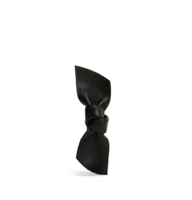 ANONYMOUS NABIE HAIR CLIP PETITE BOW SHINY LAMB BLACK