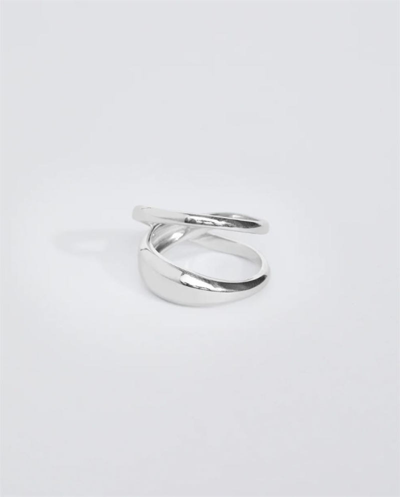 TRINE TUXEN LOOP RING SILVER