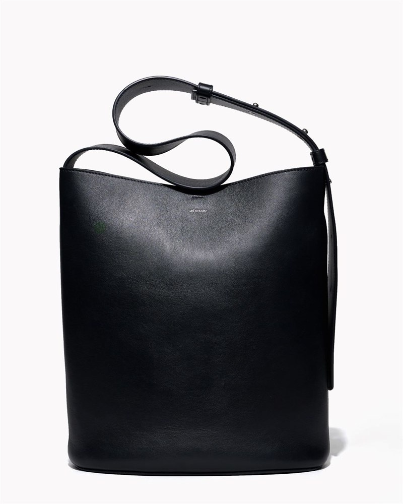 LIÉ STUDIO THE NORMA TOTE LEATHER SOLID BLACK