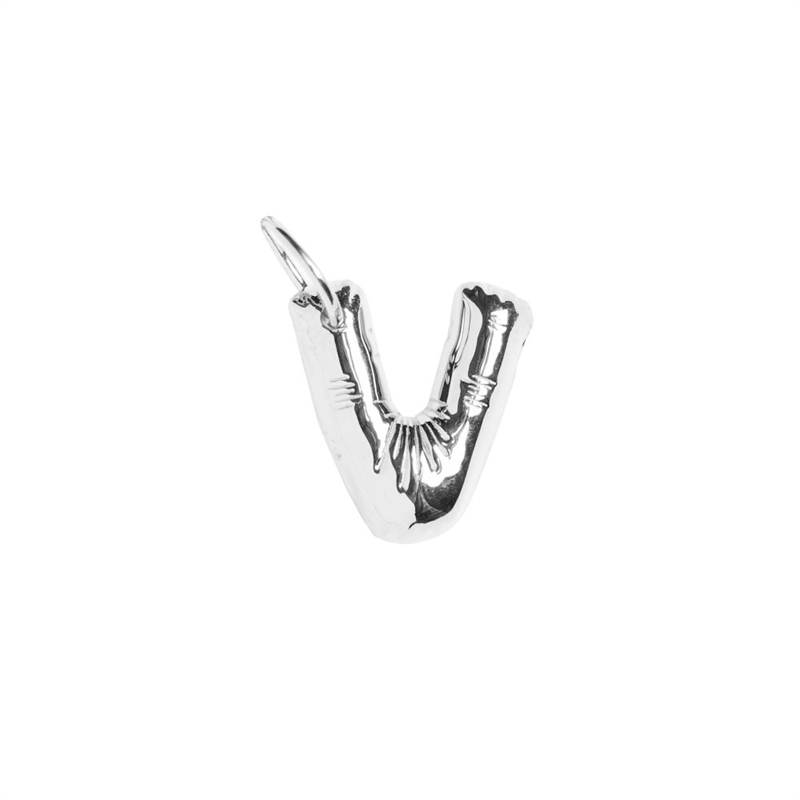 VIBE HARSLØF LOVE LETTERS PENDANT V SILVER